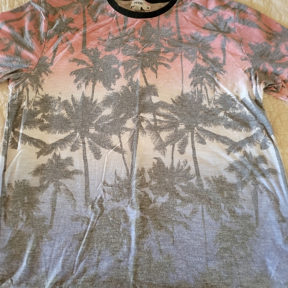 2xl T-shirt - Picture 2 of 3